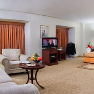 Grandeur Park View Suite